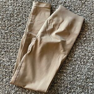 Brand new Alphalete leggings! ✨